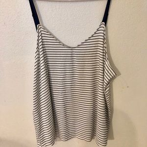 TORRID TANK SIZE 4